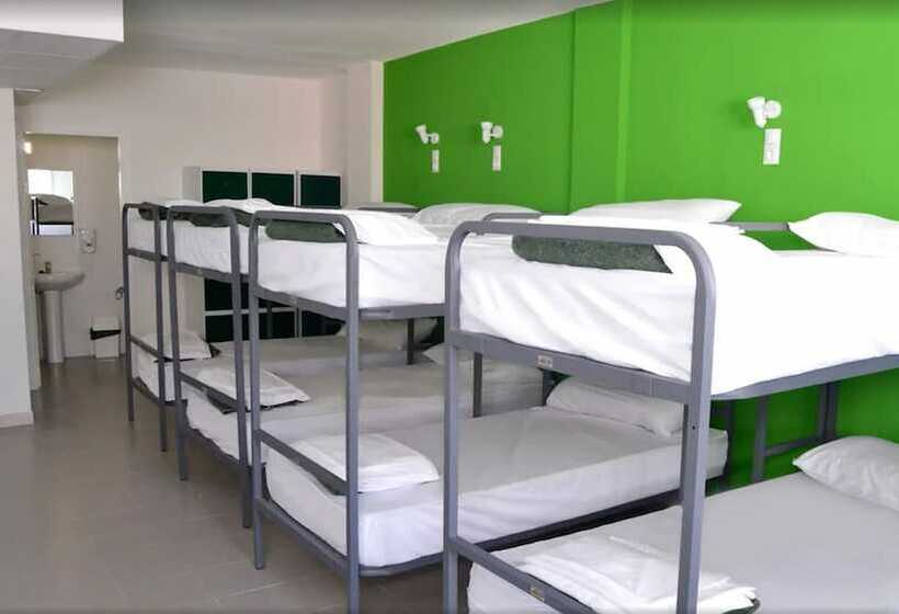 تختخواب در اتاق مشترک, Motion Chueca Hostel