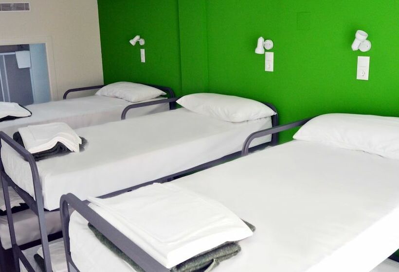 تختخواب در اتاق مشترک, Motion Chueca Hostel