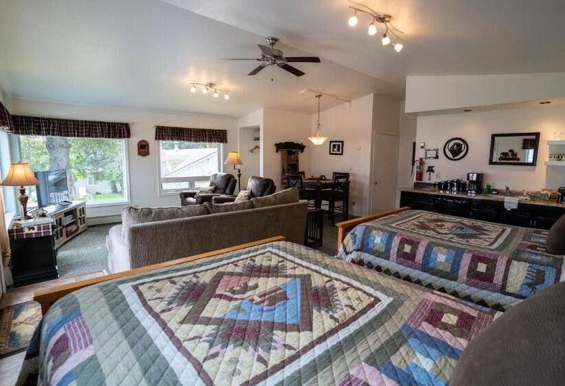 جناح مزوَّد بشرفة, Bears Den Alaska Lodging