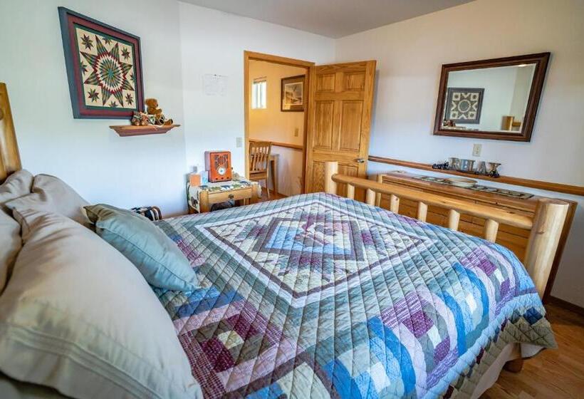 جناح, Bears Den Alaska Lodging