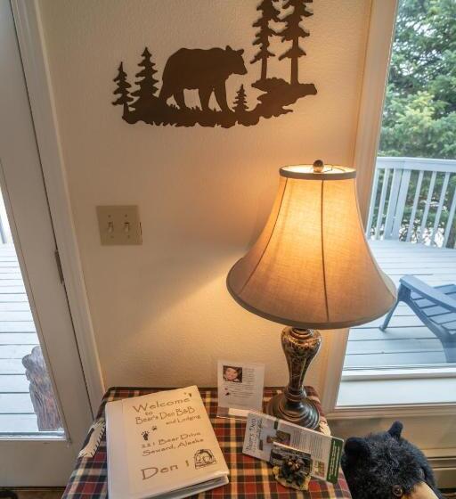 جناح مزوَّد بشرفة, Bears Den Alaska Lodging