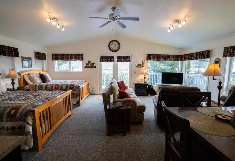 جناح مزوَّد بشرفة, Bears Den Alaska Lodging