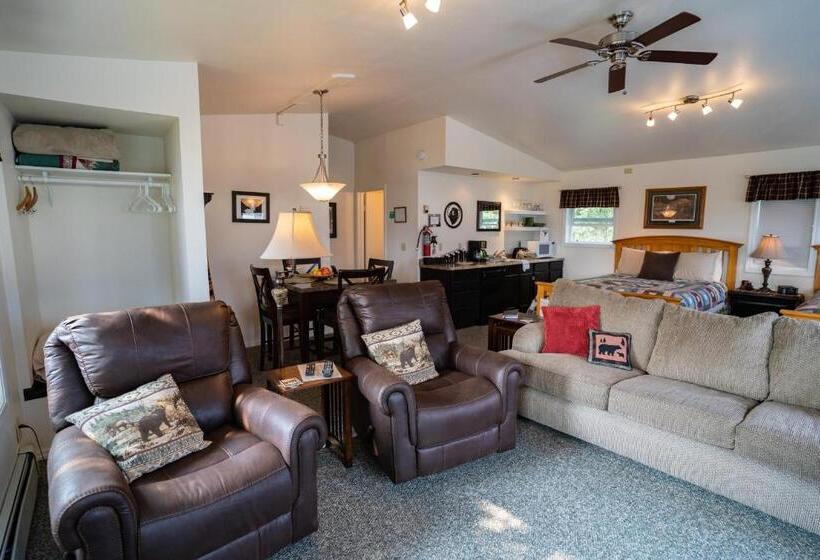 جناح مزوَّد بشرفة, Bears Den Alaska Lodging
