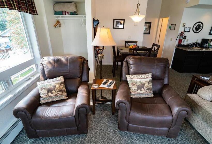 جناح مزوَّد بشرفة, Bears Den Alaska Lodging