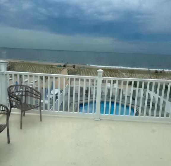 فيلا غرفة نوم واحدة, Driftwood Motel