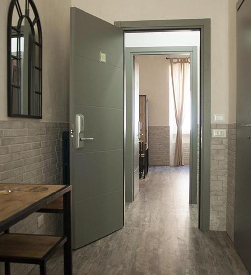 اتاق استاندارد چهار تخته, Agora