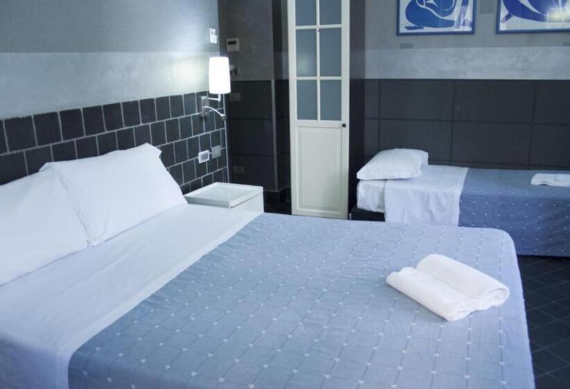 اتاق استاندارد چهار تخته, Agora