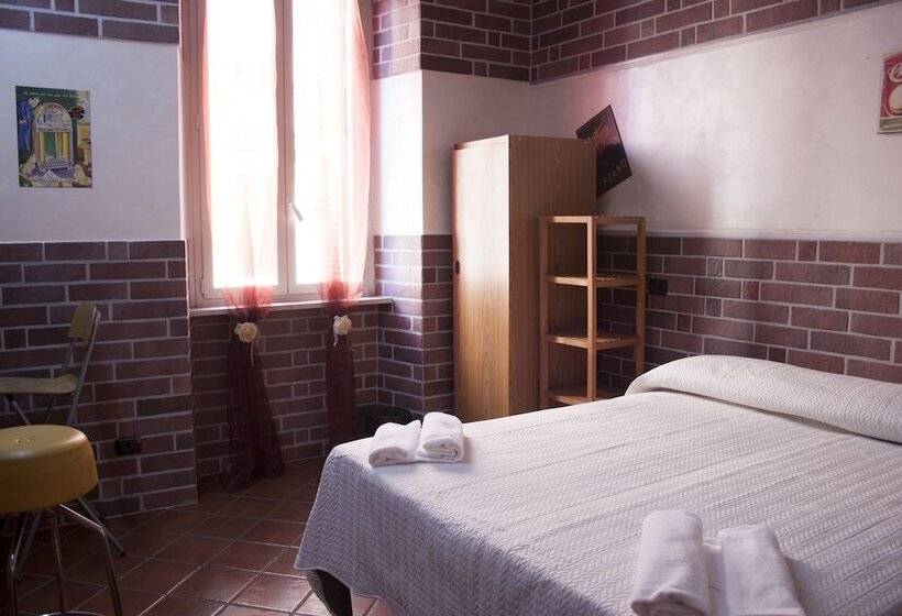 اتاق استاندارد سه نفره, Agora