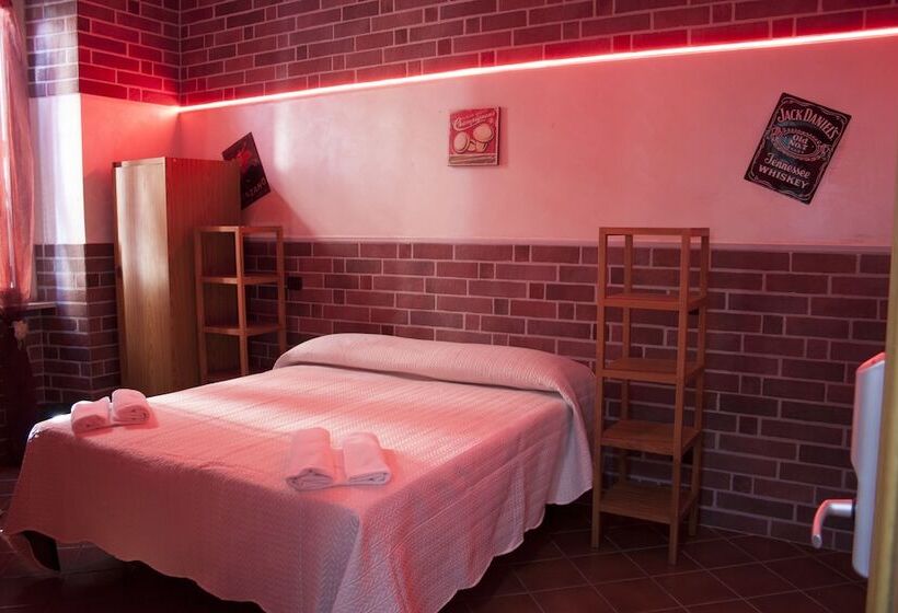 اتاق خانوادگی, Agora