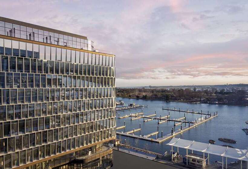 キングサイズベッドのスタンダードルーム, Canopy By Hilton Washington Dc The Wharf