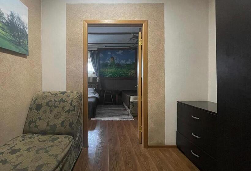 اتاق استاندارد سه نفره, Gloria Standard