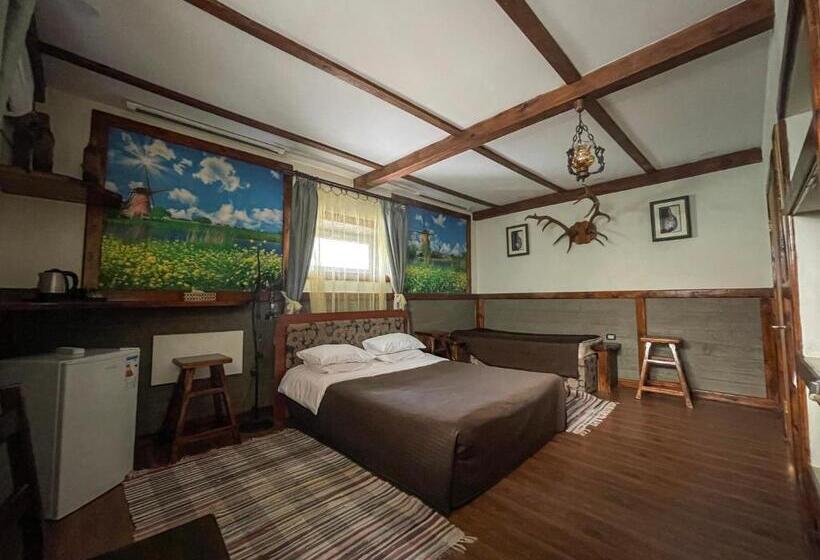 اتاق استاندارد سه نفره, Gloria Standard