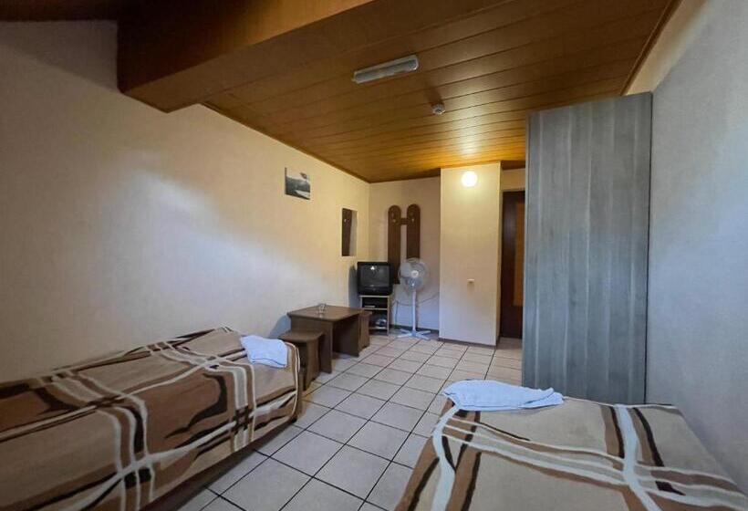 اتاق اکونومی, Gloria Standard