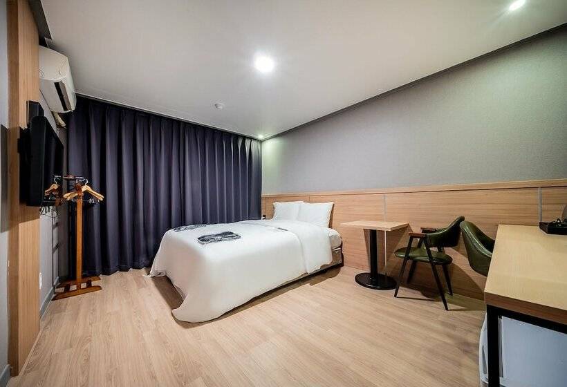 Camera Standard, Kabo