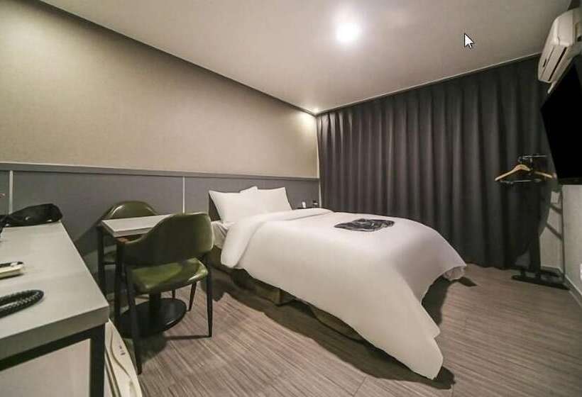 Camera Standard, Kabo