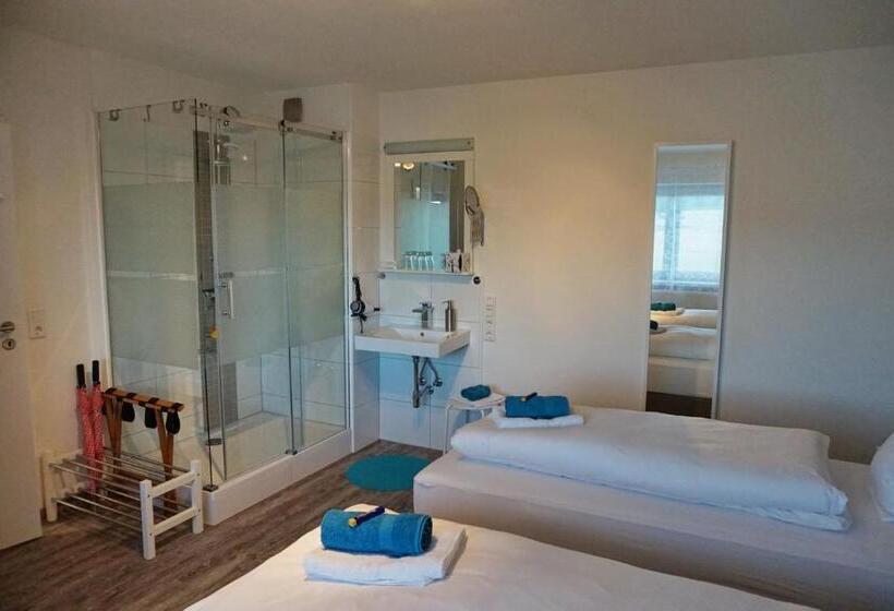 Номер Стандарт, Mein Klein