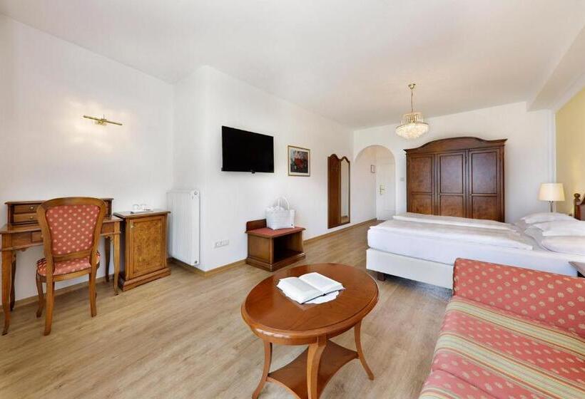 جناح جونيور, Mühle Mayer