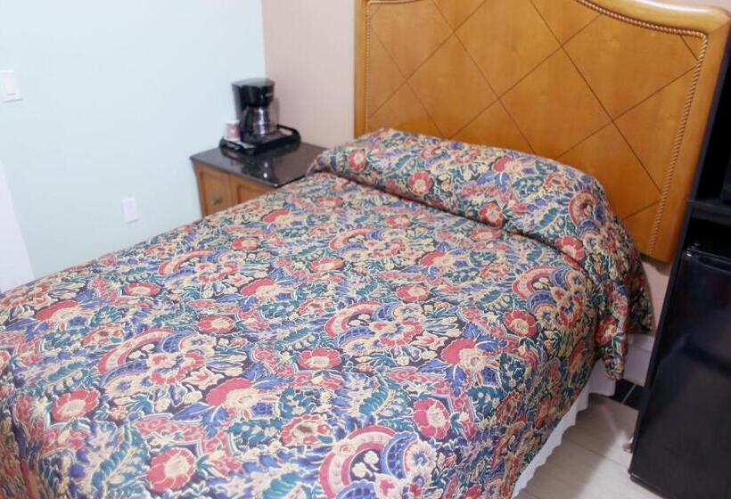 חדר סטנדרד יחיד חדר אמבטיה משותף, Oak