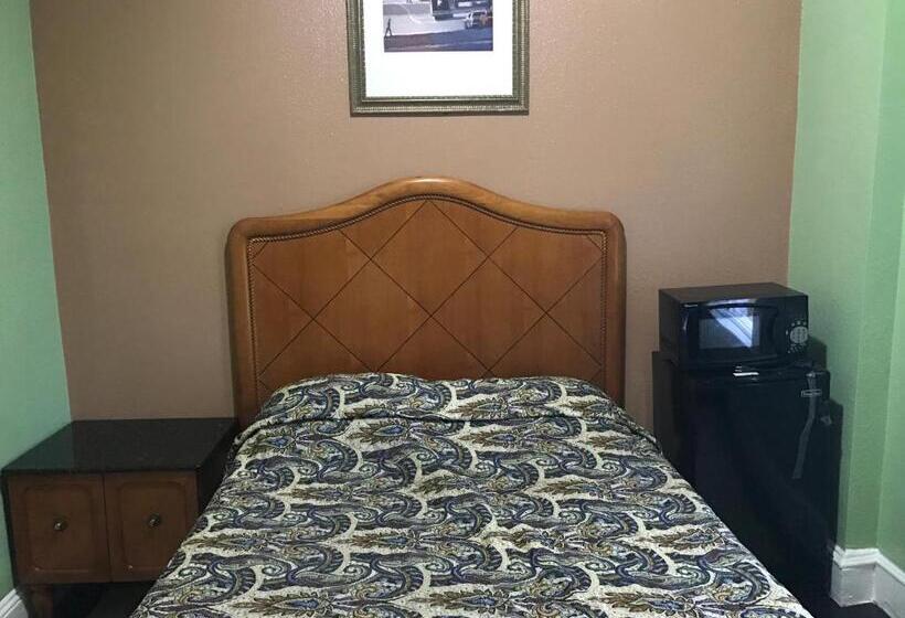 Cameră Single Standard cu Baie Comună, Oak