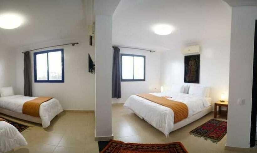 اتاق خانوادگی, Rose Valley