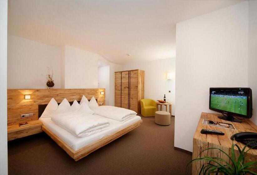 Comfort room with mountain view, Ultnerhof