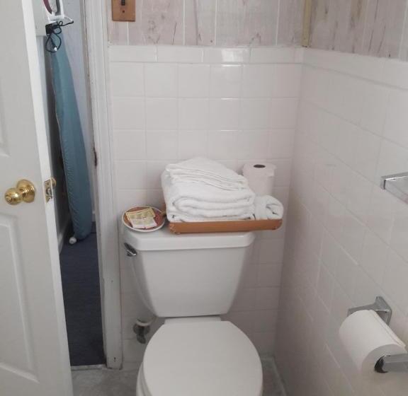 スタンダードルーム, Suitcase Motel & Travel