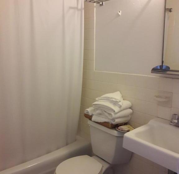 スタンダードルーム, Suitcase Motel & Travel