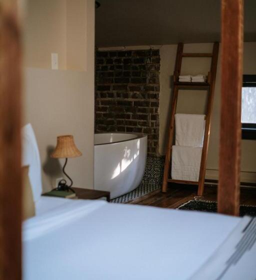 غرفة قياسية مطلّة علي الحديقة, Kingston Carriage House