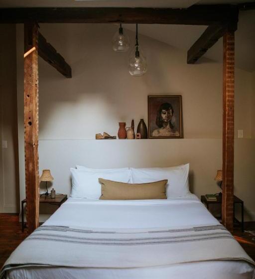 غرفة قياسية مطلّة علي الحديقة, Kingston Carriage House