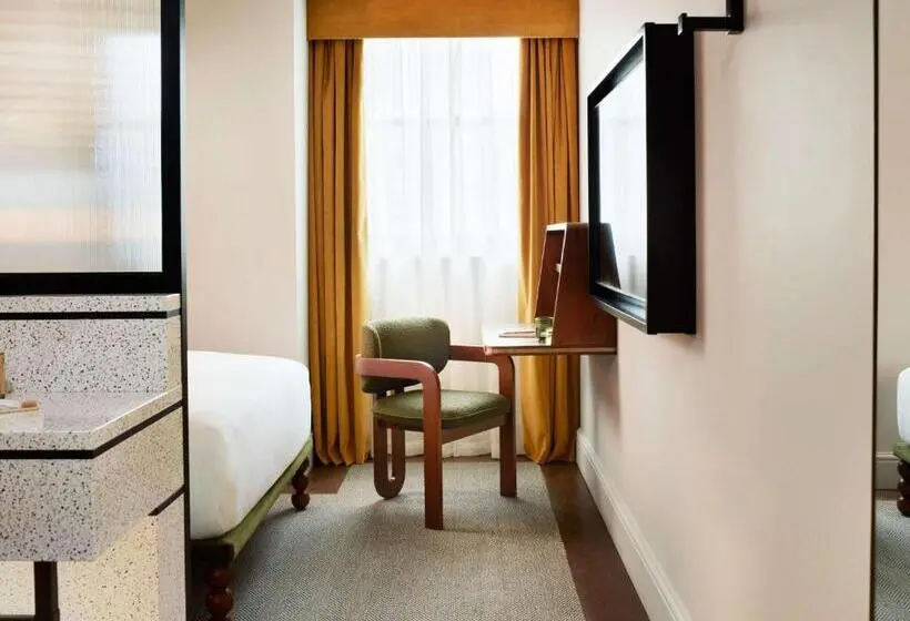 اتاق استاندارد با چشمانداز, Hyde London City