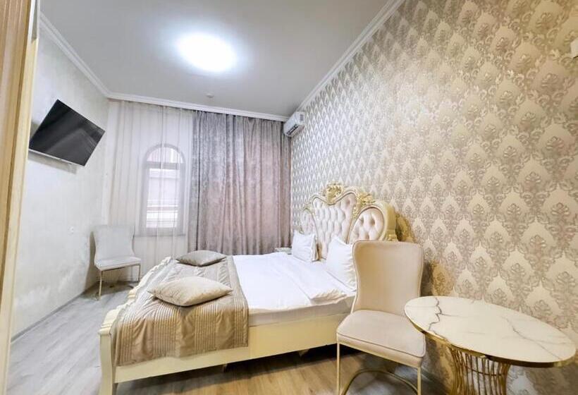 سوئیت با تخت بزرگ, Yerevan