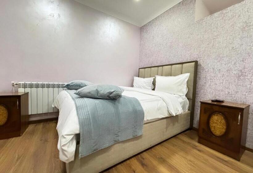 اتاق خانوادگی, Yerevan