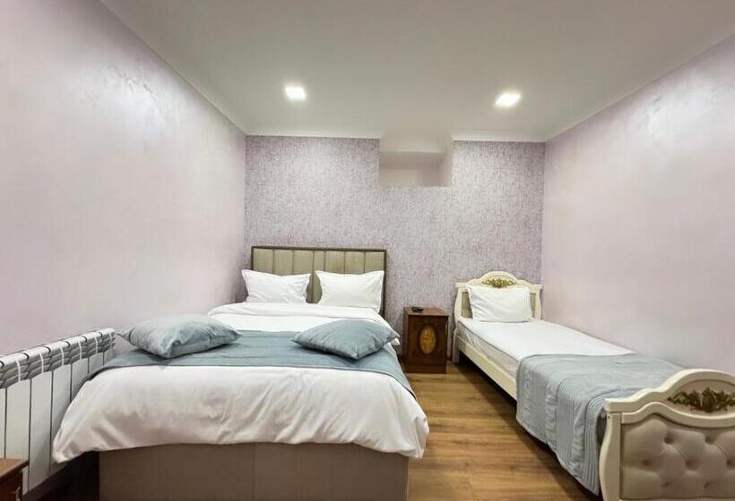 اتاق خانوادگی, Yerevan