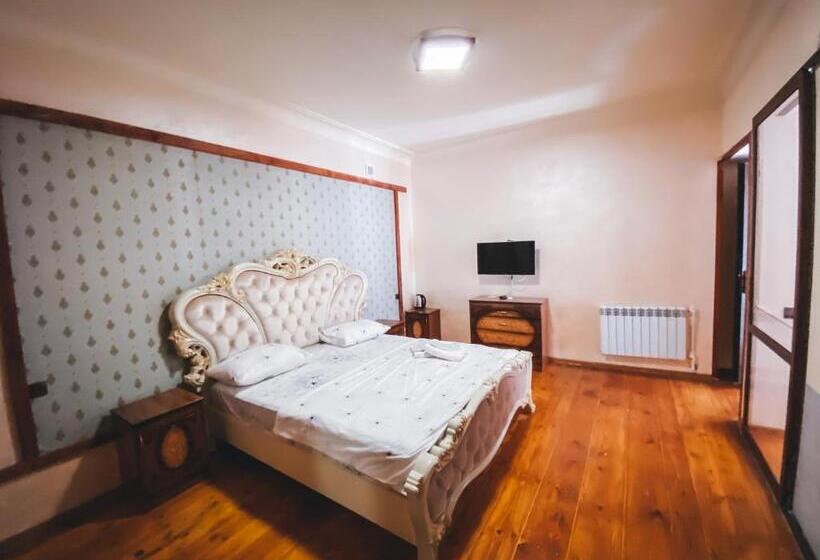 سوئیت با بالکن, Yerevan