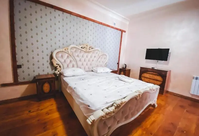 سوئیت با بالکن, Yerevan In Boutique