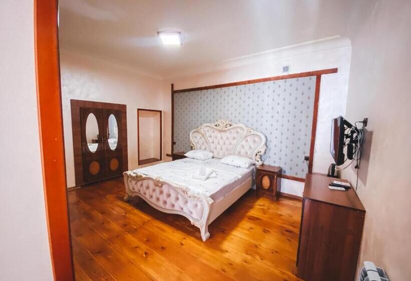 سوئیت با بالکن, Yerevan