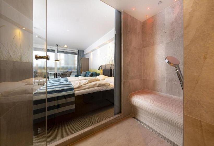 디럭스 테라스 룸 바다 전망, Slowdown Bottsand Hotel Und Spa