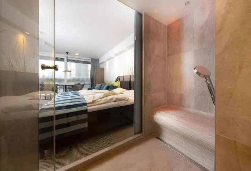 オーシャンビューデラックスルームバルコニー付き, Slowdown Bottsand Hotel Und Spa