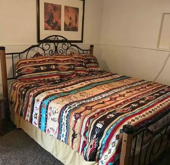 اتاق استاندارد با تخت بزرگ, Apache Motel