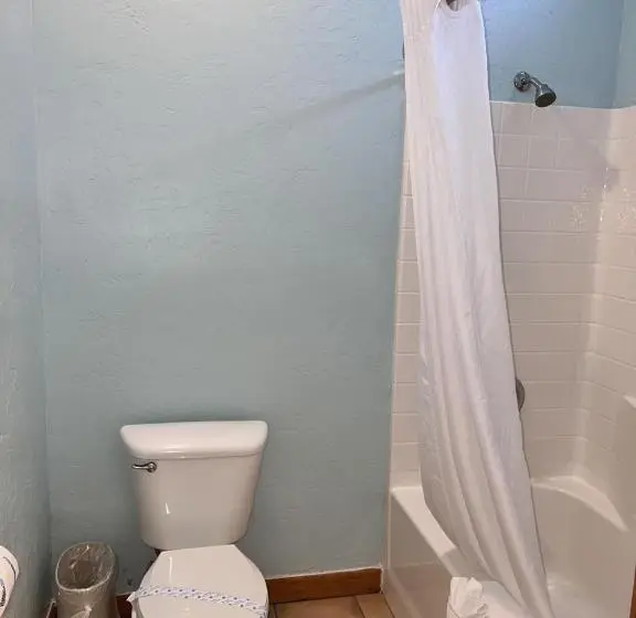 Standard-huone Allasnäkymä, Pelican Bay Resort