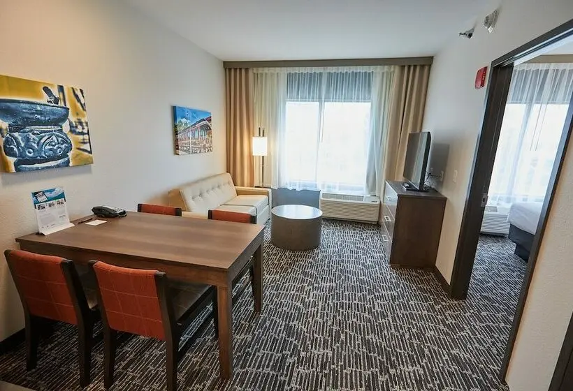 Perhesviitti, Gundersen Hotel & Suites