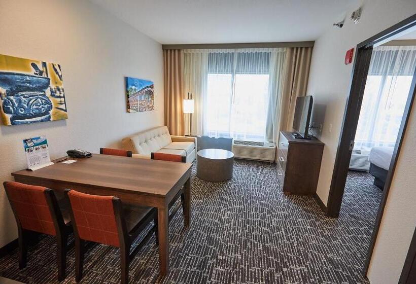 Люкс Deluxe Кровать Кинг, Gundersen Hotel & Suites