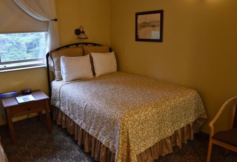 غرفة قياسية رباعية, Exit Glacier Lodge