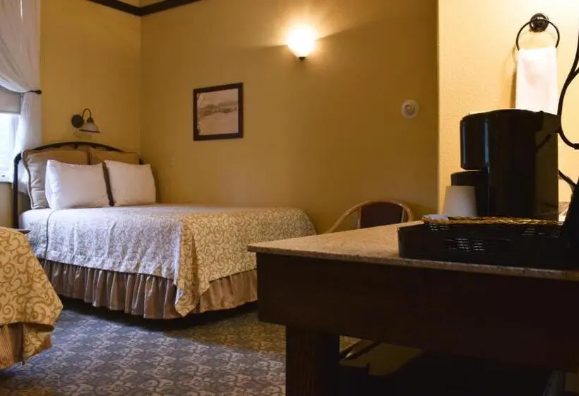 スタンダード4人部屋, Exit Glacier Lodge