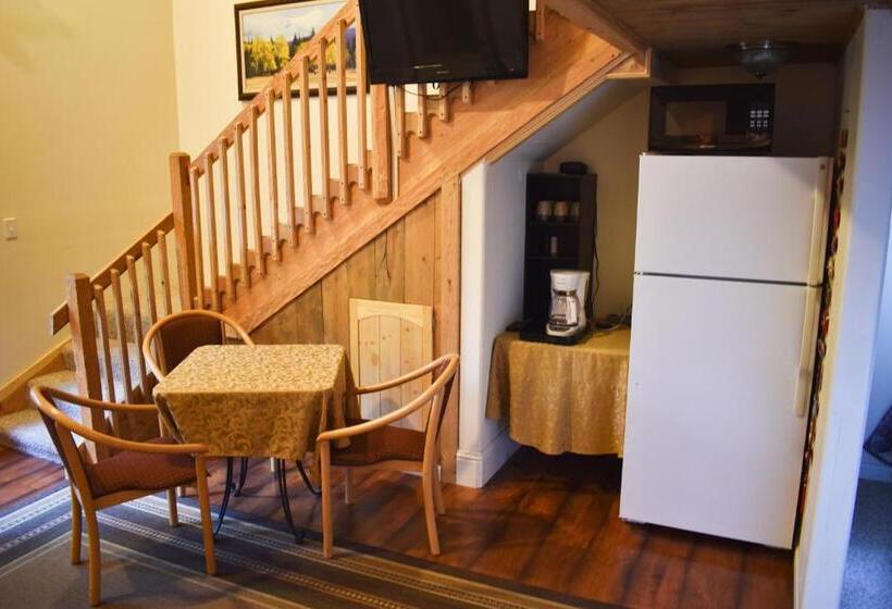Family Suite, Exit Glacier Lodge