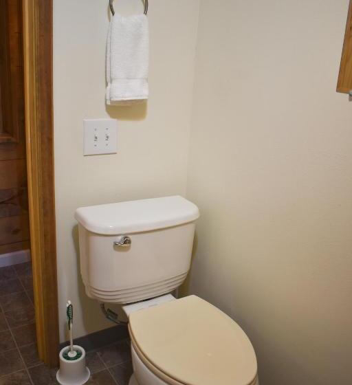 جناح عائلي, Exit Glacier Lodge