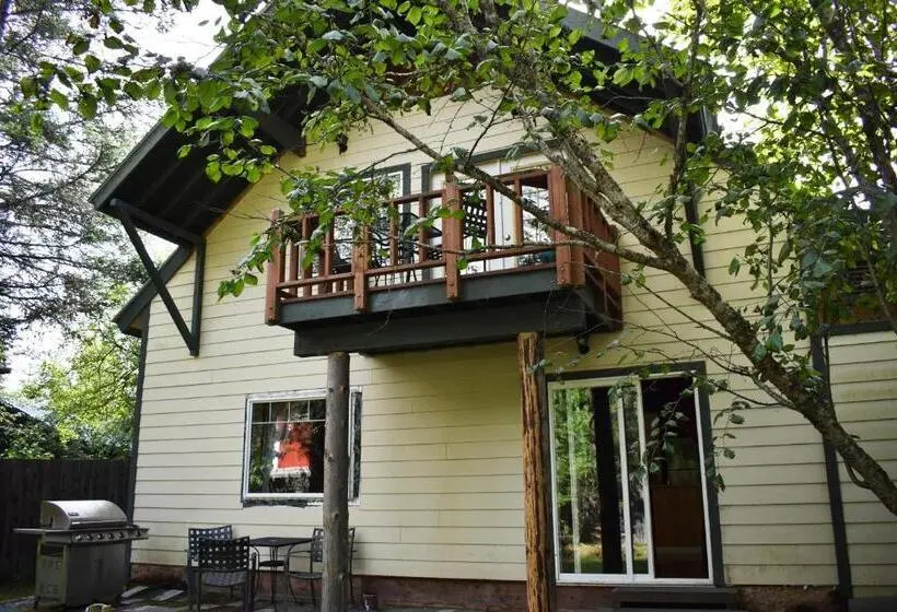 4ベッドルームハウス, Exit Glacier Lodge