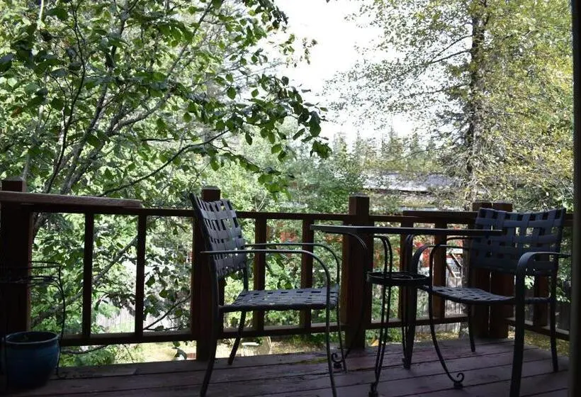 4ベッドルームハウス, Exit Glacier Lodge