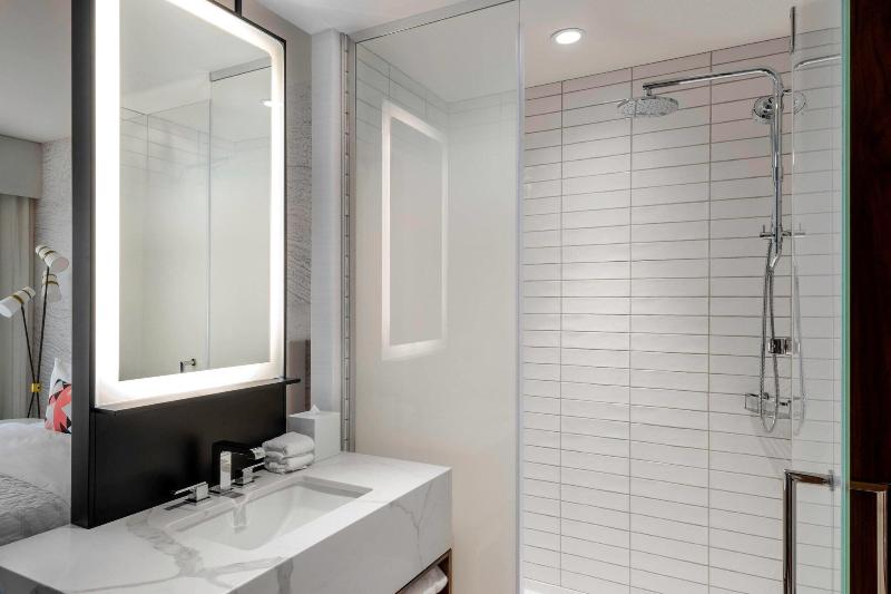 Номер Deluxe Кровать Кинг, Le Méridien Denver Downtown