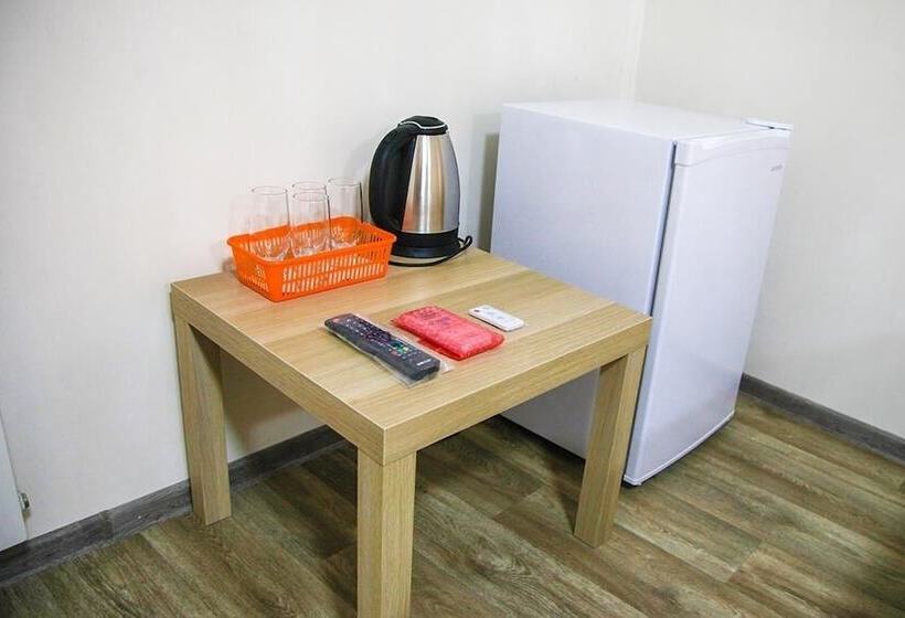 スタンダード４人部屋, Mega